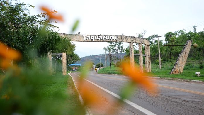 44944866404-77bad2d820-h