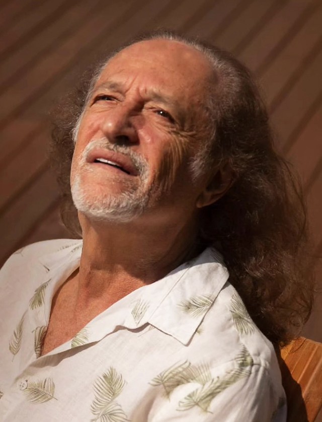 Alceu Valença vislumbra álbum autoral com músicas inéditas em meio ao show da turnê comemorativa dos 80 anos