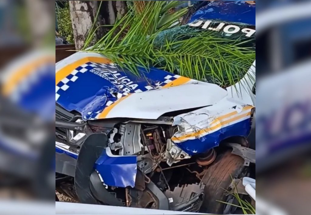Viatura da Polícia Militar bate em árvore em Miracema do Tocantins e deixa dois policiais feridos
