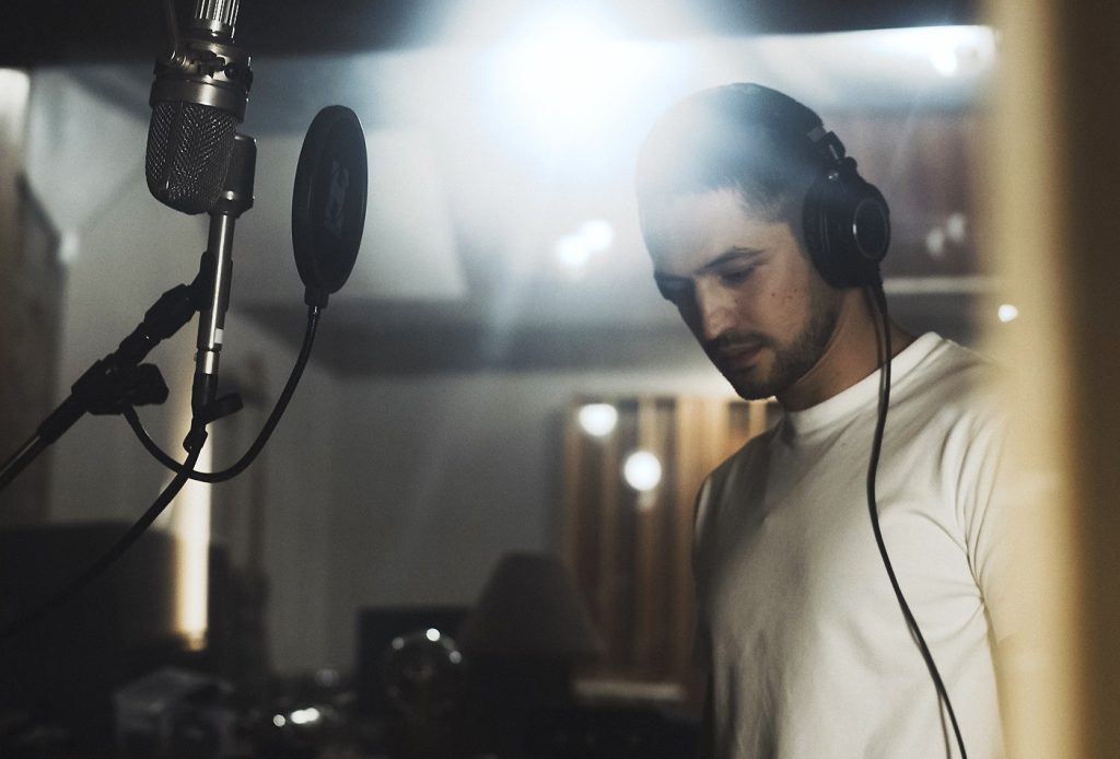 Enfim cantor, Gabriel Leone estreia no Rio de Janeiro, em abril, o show de lançamento do álbum ‘Minhas lágrimas’