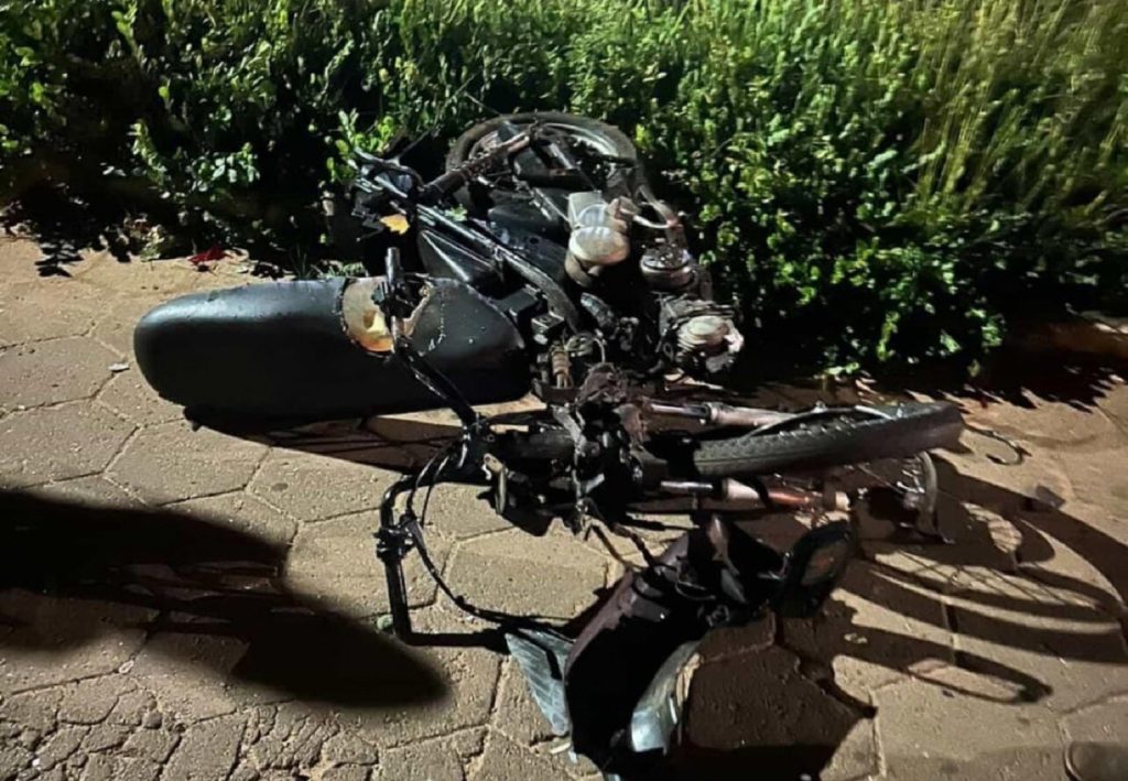 Acidentes deixam dois mortos e motos destruídas