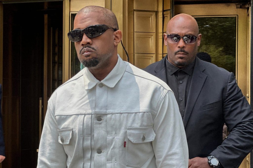 Após cancelamento na Inglaterra, governo francês quer proibir show de Kanye West