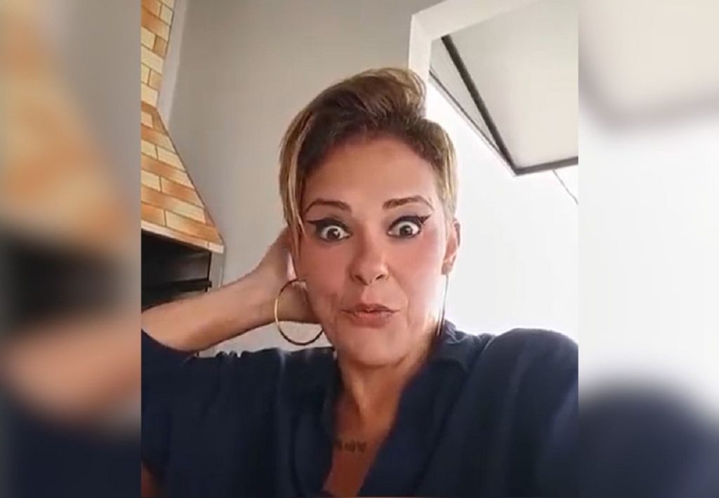 Diretora de escola pública que chamou autismo de ‘transtorno da moda’ volta ao cargo após decisão da Justiça