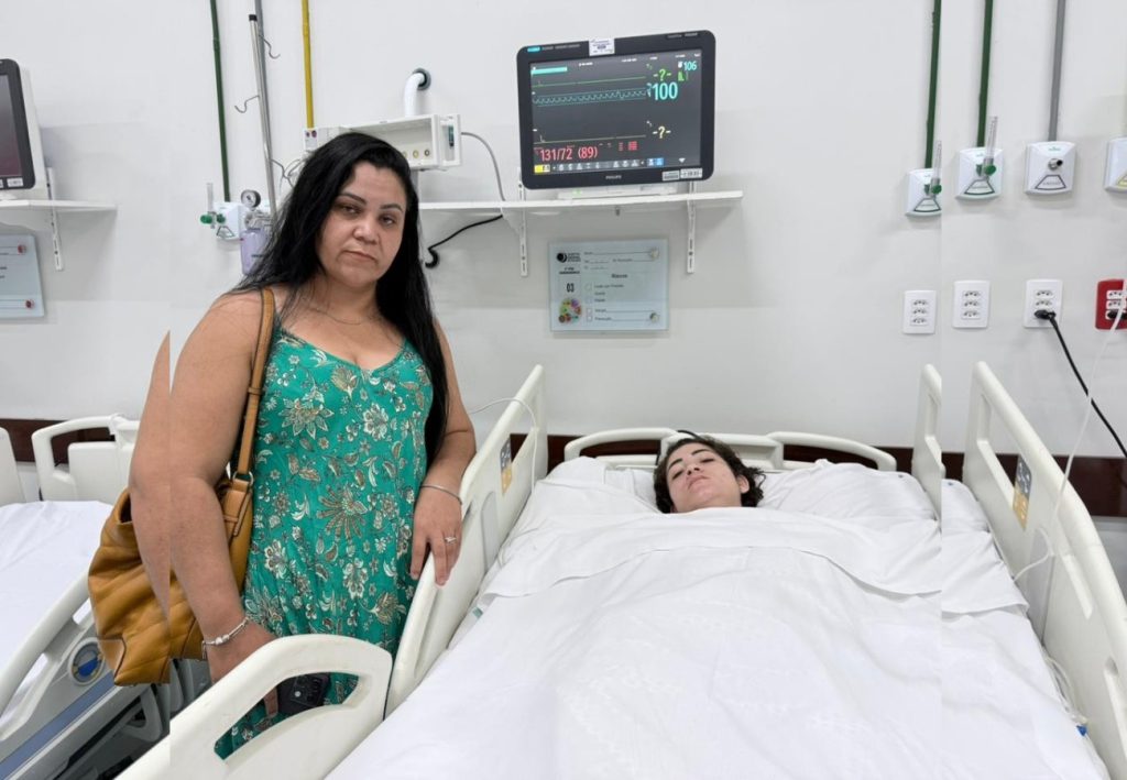 Paciente de 21 anos é a primeira pessoa a receber tratamento com polilamina no Tocantins
