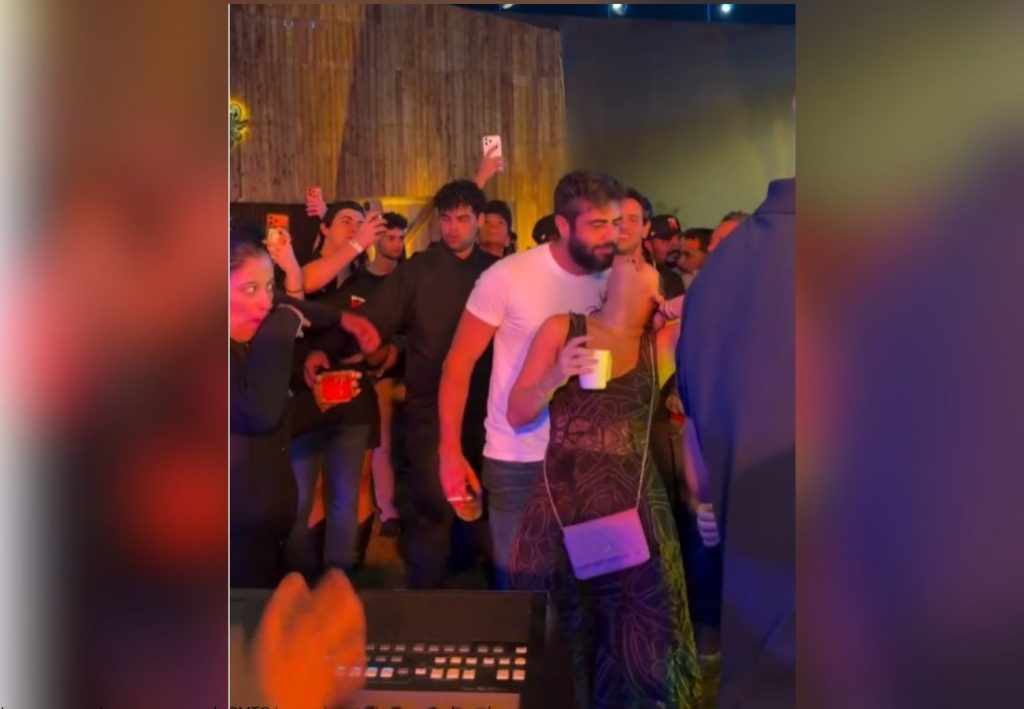 Vídeo do sertanejo Henrique puxando cabelo da esposa durante show viraliza nas redes sociais