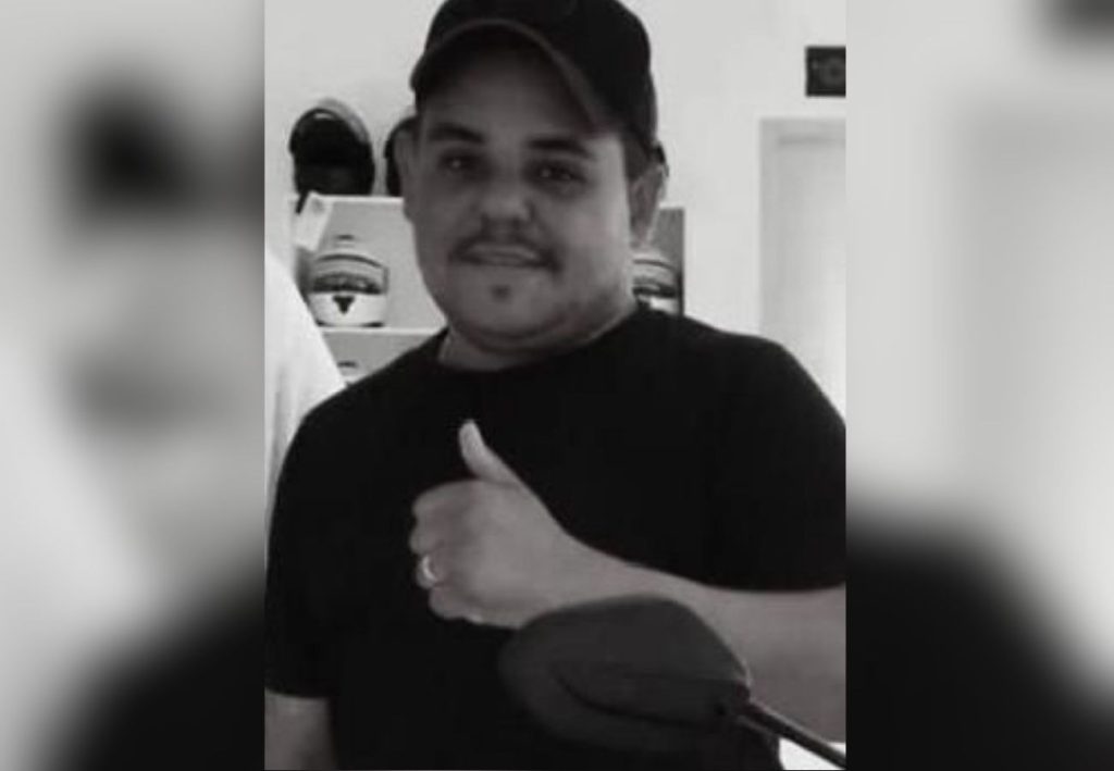 Motociclista morre após ser atingido por veículo enquanto voltava do velório de um amigo, diz prima