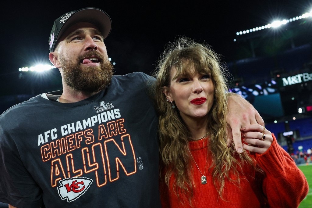 Taylor Swift reserva arena e aumenta boatos sobre casamento com Travis Kelce, diz jornal
